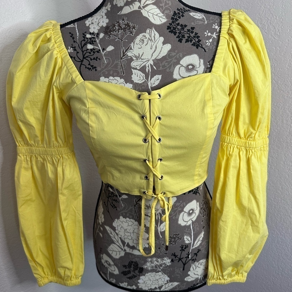 MAJORELLE Sienna Yellow Lace Up Smocked Back Long Sleeve Crop Top Size S - Picture 4 of 8